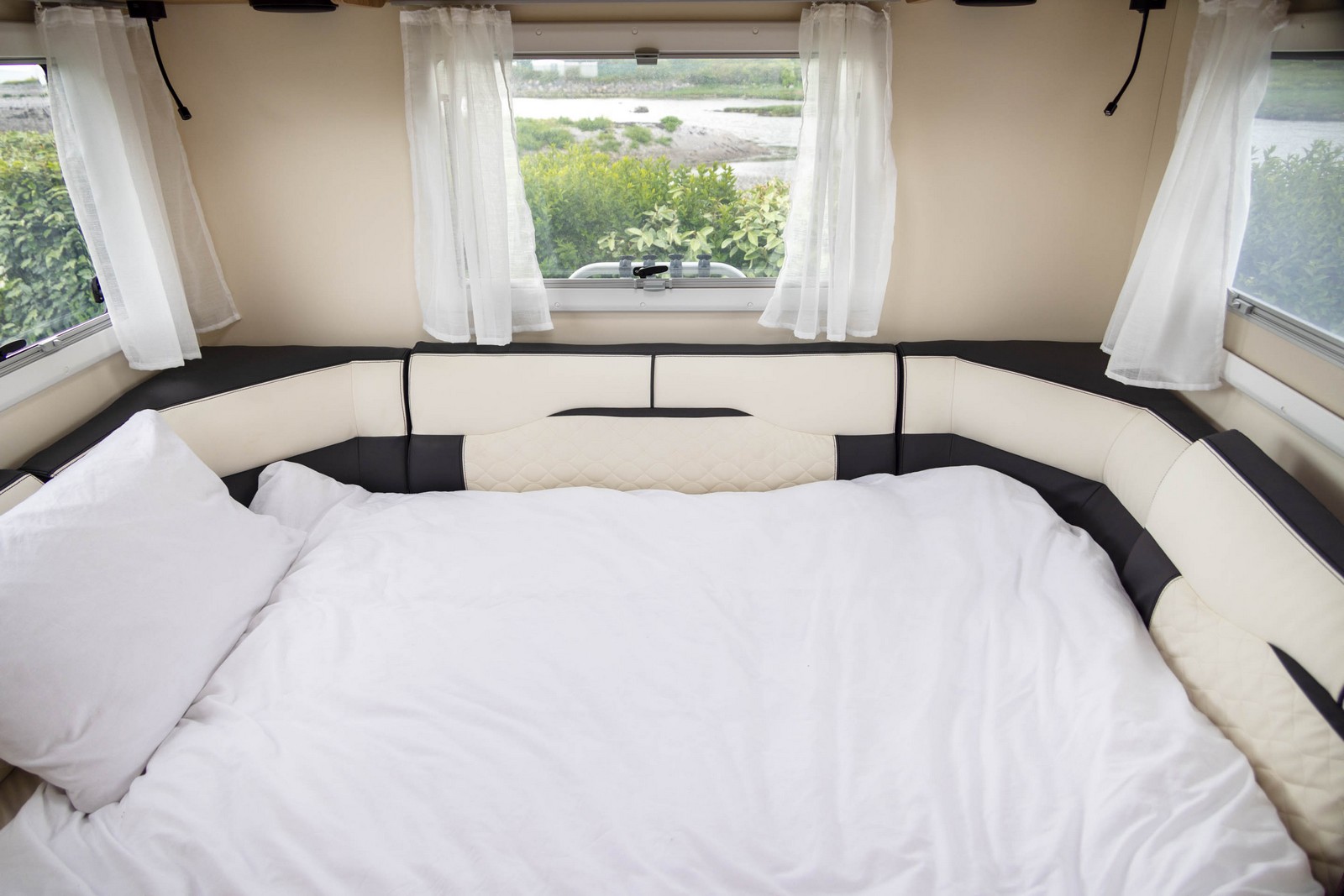 navigator 5 berth motorhome hire